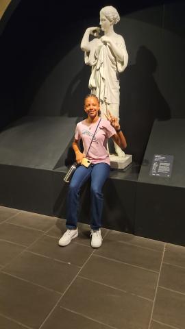 Elève au musée