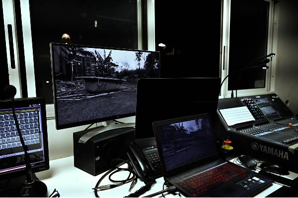 ordinateur et équipement pour le montage vidéo